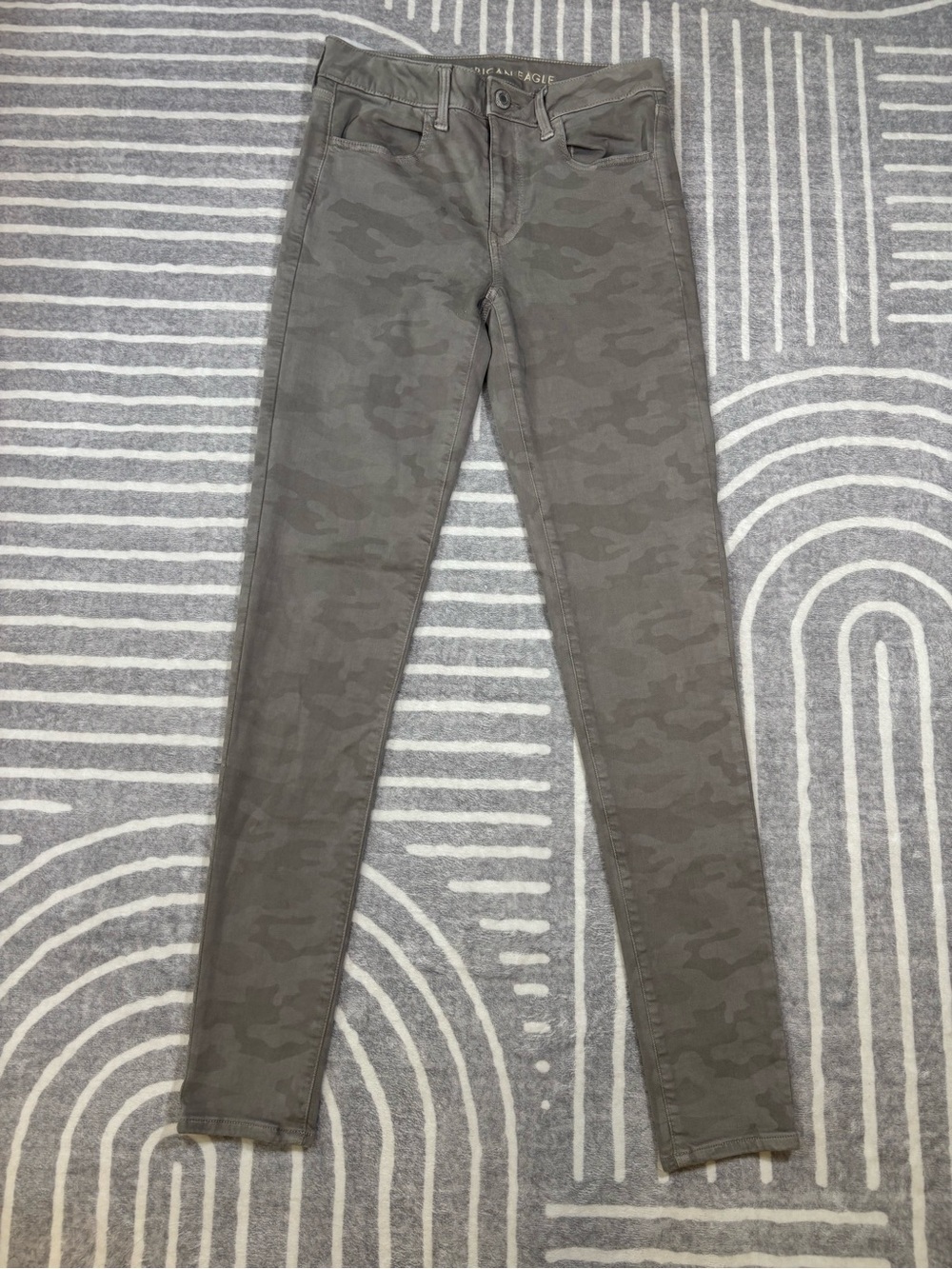 American Eagle Outfitters Jeans, Hi-Rise Jegging, 8L, X-Long, Light Camo - Picture 2 of 11